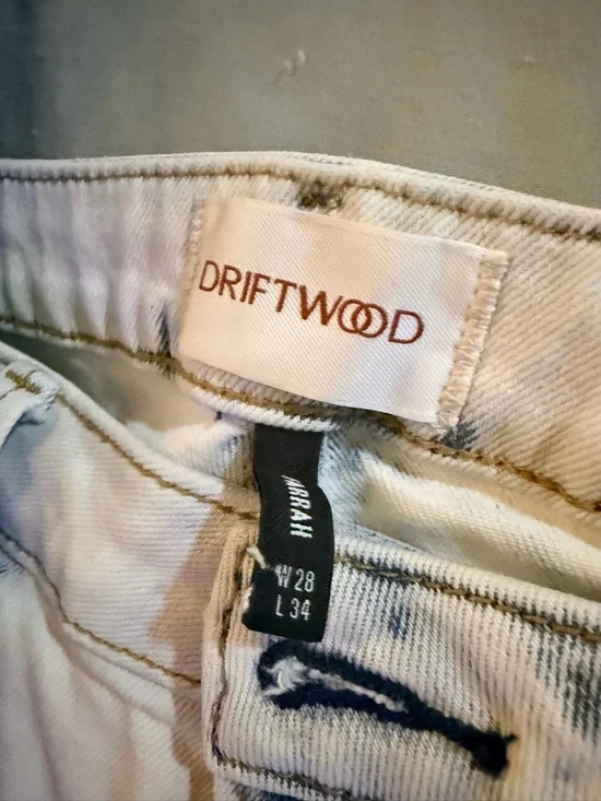 DRIFTWOOD White Jacket and bell bottom jeans with a beautiful blue crochet. - Picture 5 of 9